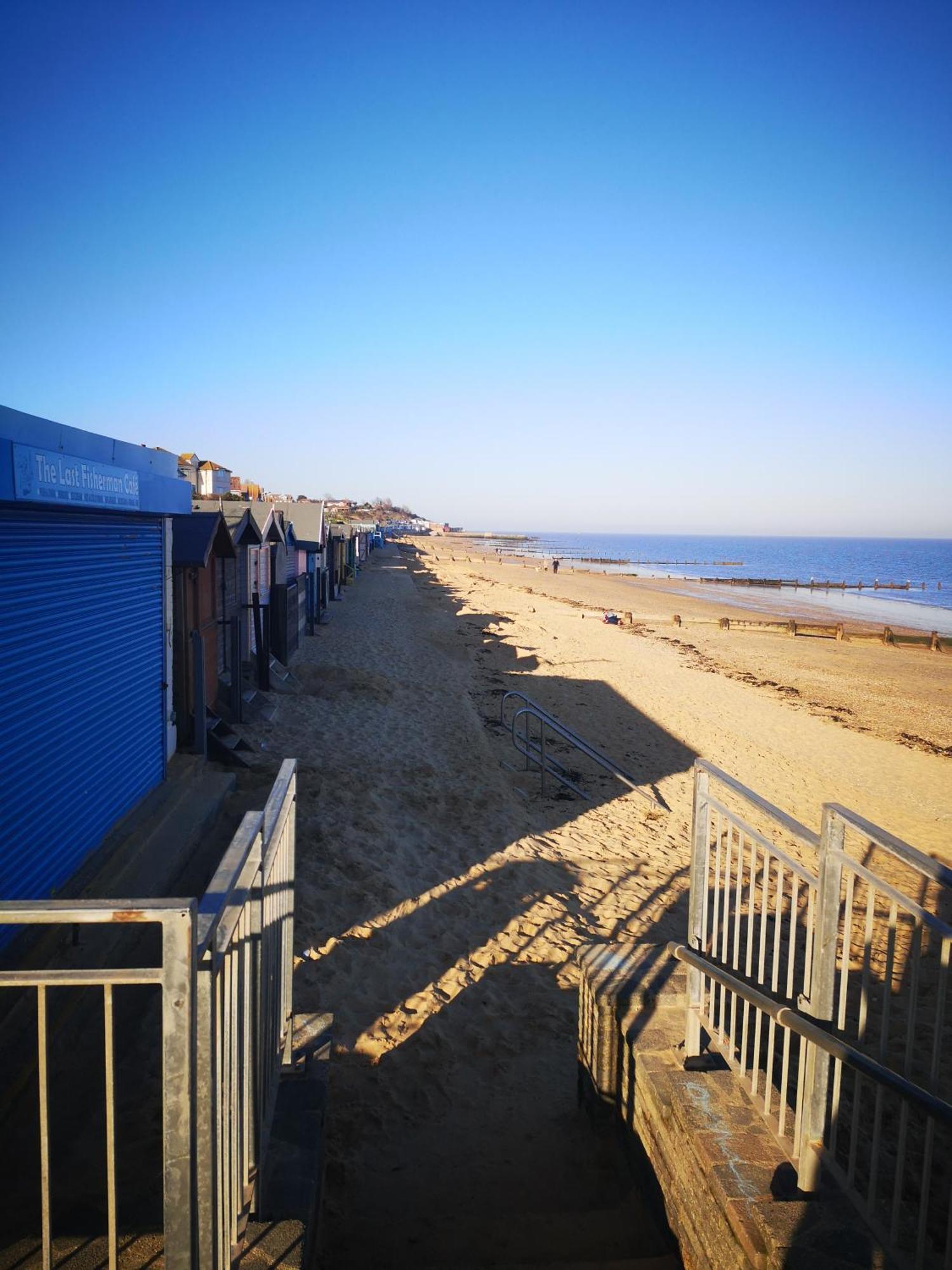 Lovely 2-Bed Caravan In Walton On The Naze Ngoại thất bức ảnh